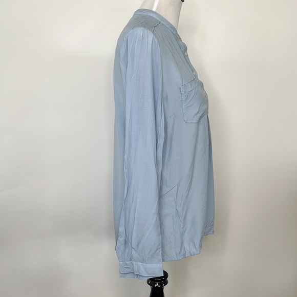 TOMMY BAHAMA RELAXED FIT TOP - Picture 2 of 5